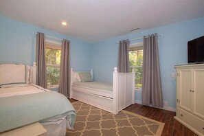 4 Schlafzimmer, Bügeleisen/Bügelbrett, kostenloses WLAN, Bettwäsche