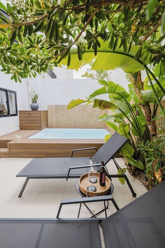 This house is a 3 bedroom(s), 3 bathrooms, located in Il-Mellieħa, null.