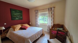 2 bedrooms, desk, iron/ironing board, WiFi - Country cottage with garden (Montségur-sur-Lauzon)