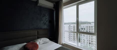 1 bedroom, iron/ironing board, travel cot, free WiFi