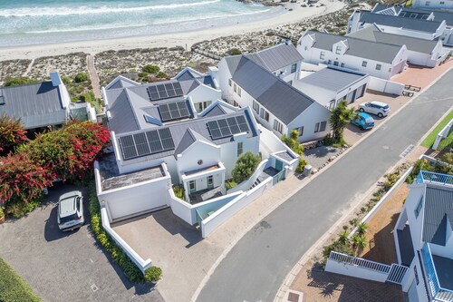 Charming Langebaan Holiday Home With Panoramic Views