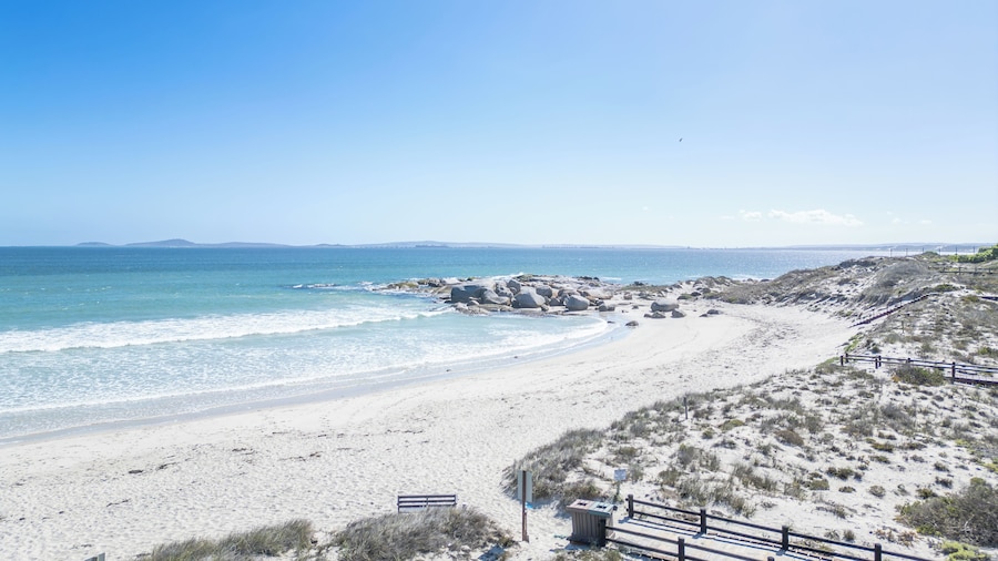 Charming Langebaan Holiday Home With Panoramic Views