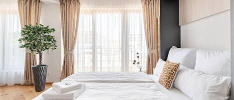 2 bedrooms, iron/ironing board, free WiFi, bed sheets