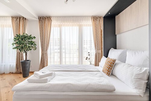 Apartment Verso - Stylish 3BR Suite Near Basel