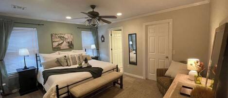 3 bedrooms, desk, iron/ironing board, WiFi