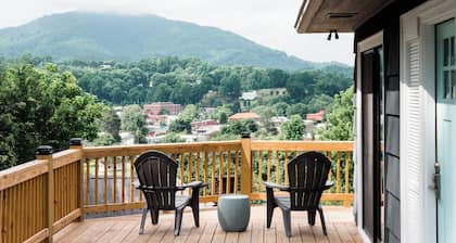 In town with a view, private duplex.