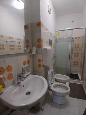 Gratis toiletartikler, hårtørrer, håndklæder, Sæbe