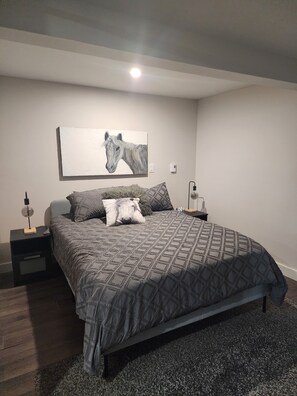 1 soverom, skrivebord, strykejern/-brett og wi-fi (inkludert)