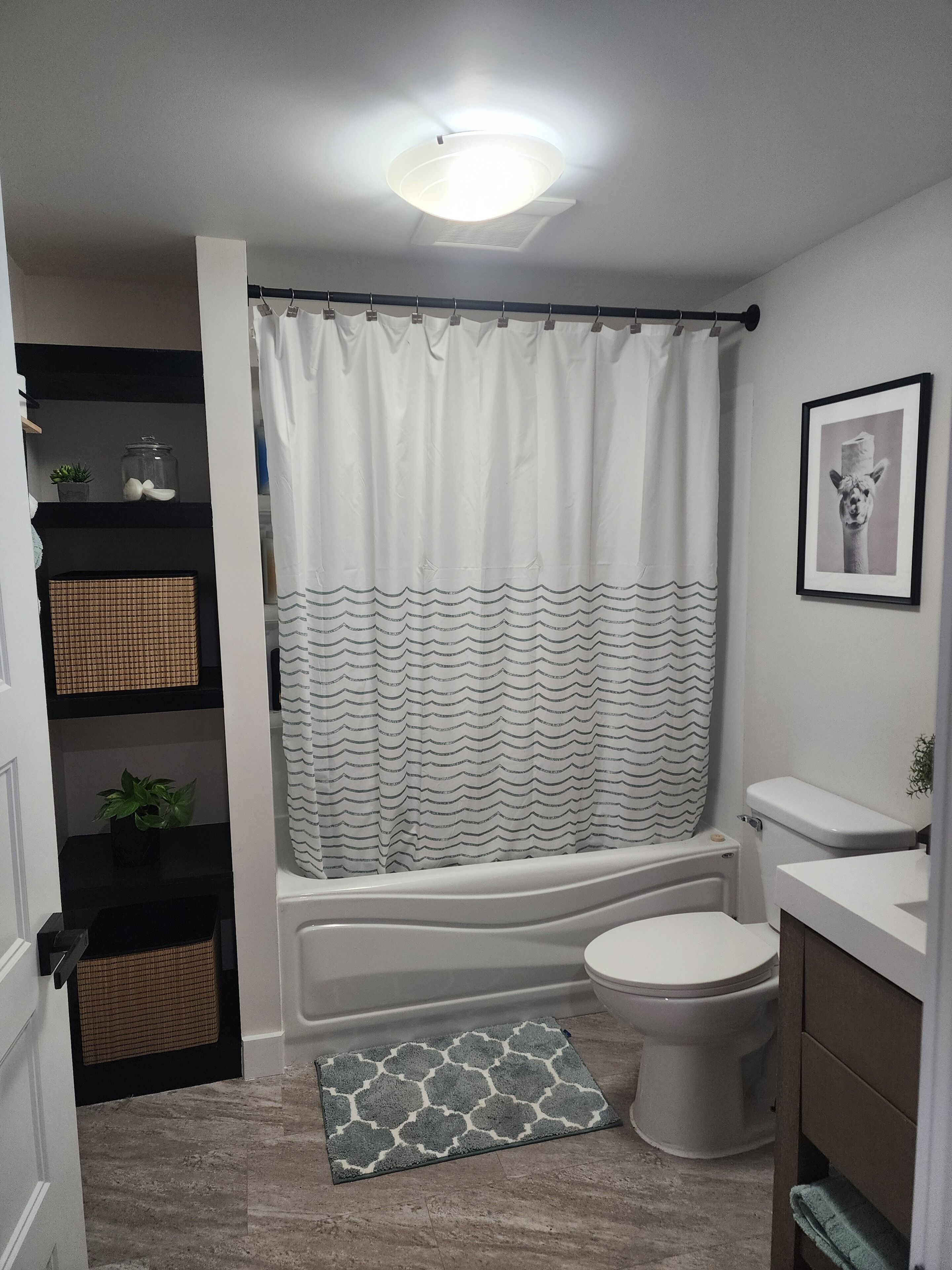 مجففات شعر، مناشف، صابون، شامبو