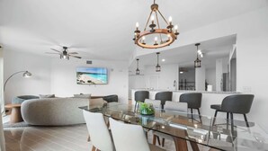 Interior - RIVER FLY IN: Garden View (Merritt Island)