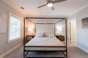 5 bedrooms, desk, iron/ironing board, travel cot