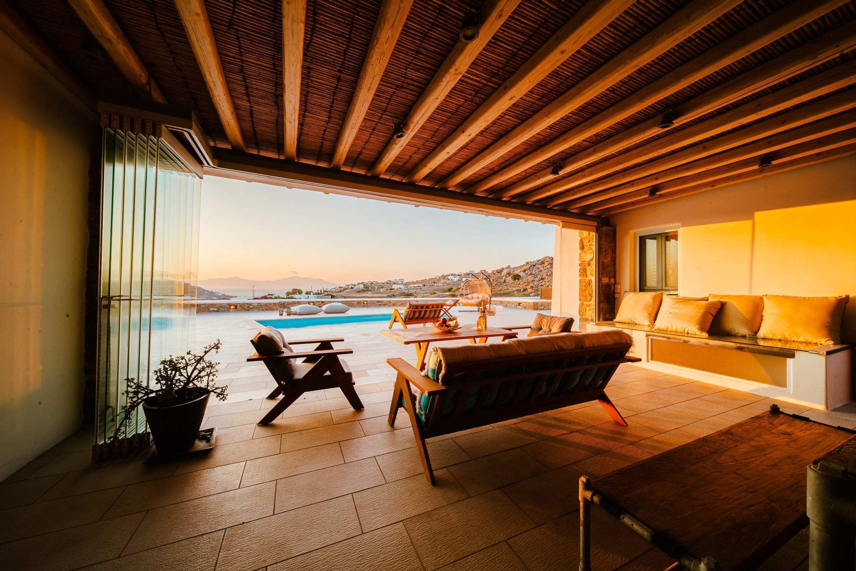 Apartment, Smoking | 5 bedrooms, Internet