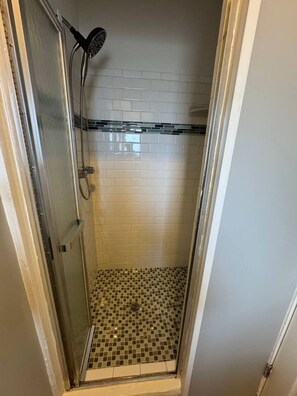 Douche, sèche-cheveux