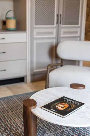 Een kluis op de kamer, verduisterende gordijnen, gratis wifi