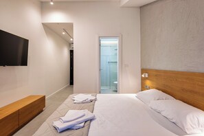 Standard Double Room, Balcony | In-room safe, laptop workspace, free WiFi, bed sheets - Lucciola Boutique Rooms (Budva)