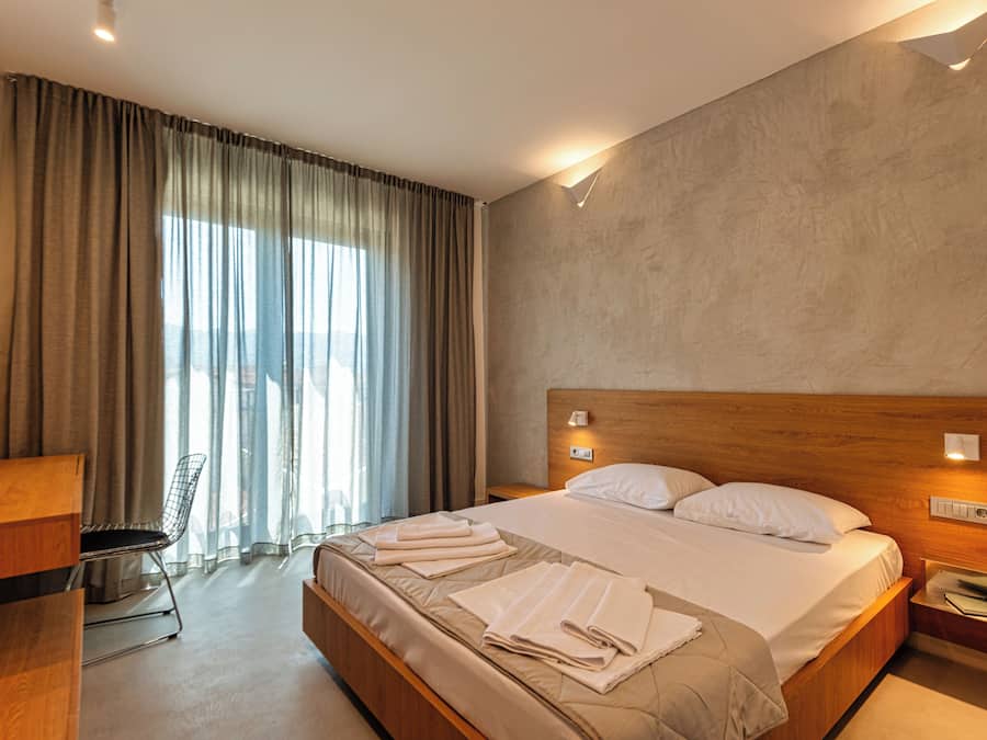 In-room safe, laptop workspace, free WiFi, bed sheets