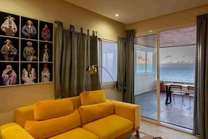 Luxury Double Room, Bay View | Laptop workspace, free WiFi
