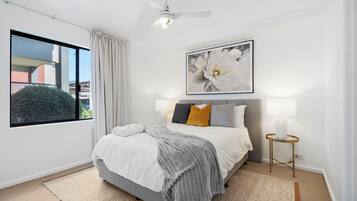 2 makuuhuonetta, silitysrauta/-lauta, ilmainen Wi-Fi, vuodevaatteet