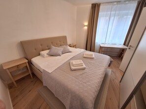 1 bedroom, iron/ironing board, WiFi, bed sheets - 1 bedroom condo in vienna (Wien)