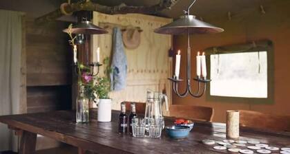 Off-grid tent house – Landhoeve Veluwe