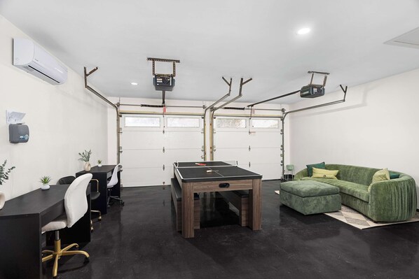 Game room - Upscale Zilker Gem | Pool & Two Kitchens (Austin)
