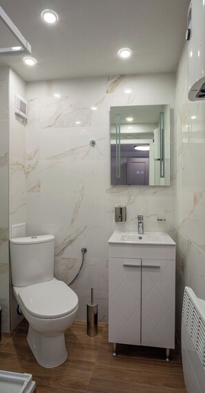 Sèche-cheveux, serviettes fournies