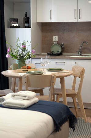 Réfrigérateur, four, plaque de cuisson, lave-vaisselle