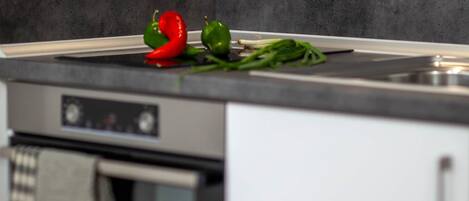 Refrigerador, horno, parrilla de estufa y lavavajillas