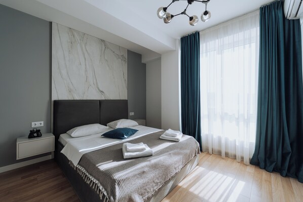 1 bedroom, iron/ironing board, travel cot, free WiFi - Modern 1BR • Great Area • Near McDonald’s Riscani (Chișinău)