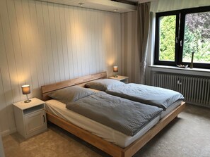 2 bedrooms, iron/ironing board, travel crib, free WiFi