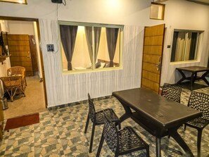 Balcony - Morning Breeze Homestay Kanatal (Tehri Range)