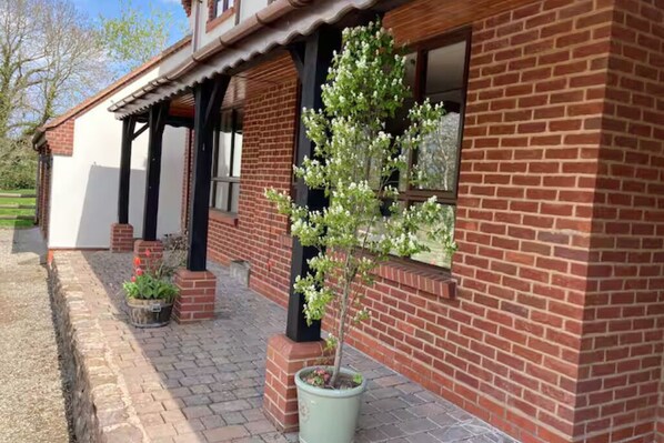 Exterior detail - 40 Acres, Shropshire Hills Retreat & Games Room (Wentnor)