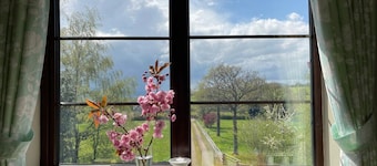 40 Acres, Shropshire Hills Retreat & Games Room