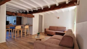 Deluxe-Apartment, Hügelblick | 1 Schlafzimmer, Minibar, Zimmersafe, Bügeleisen/Bügelbrett