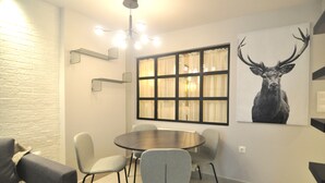Apartemen Superior, pemandangan kota | Ruang makan