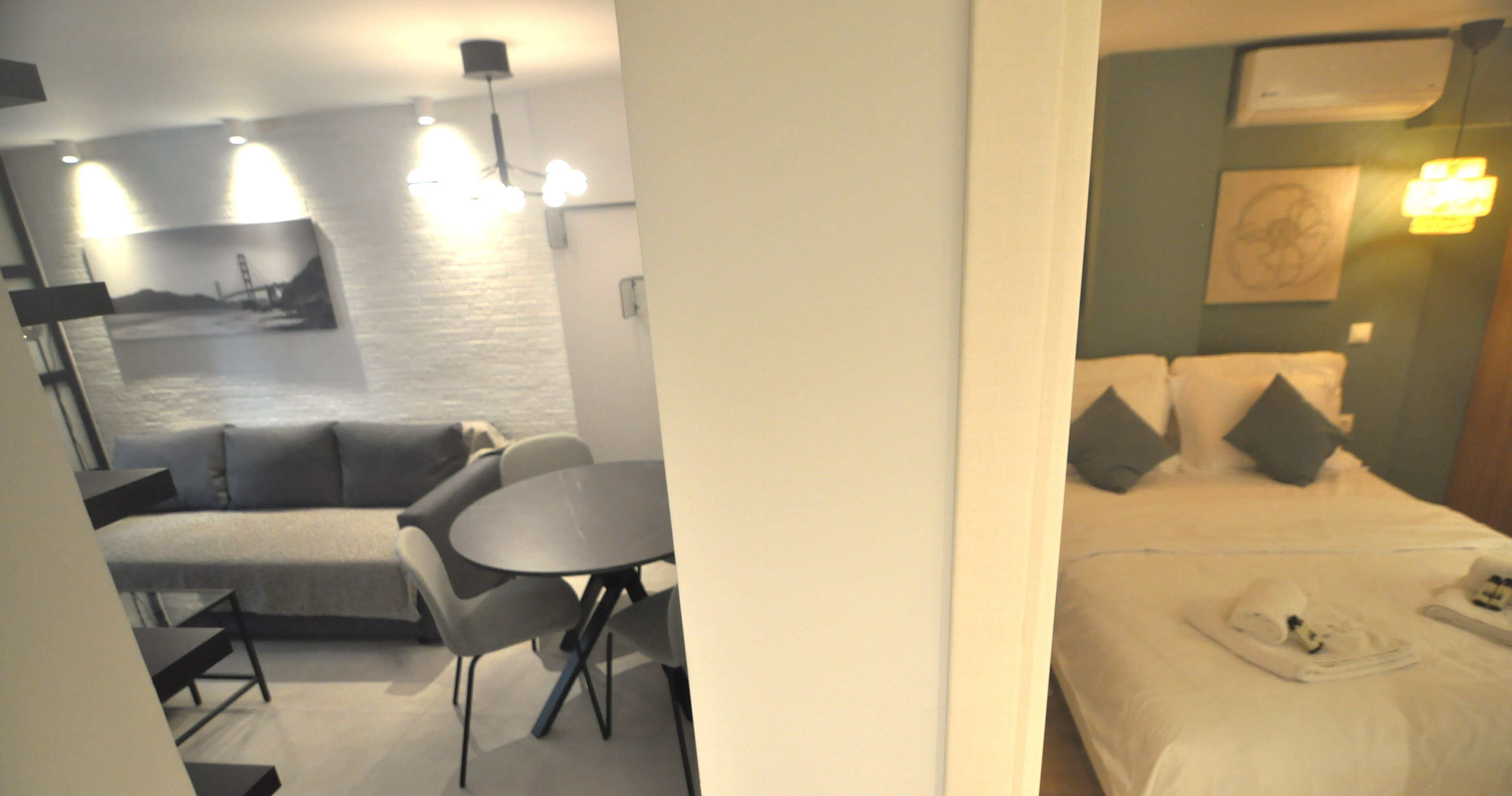 1 habitación, cortinas blackout y tabla de planchar con plancha 