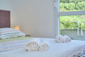 Apartment, Meerblick | 1 Schlafzimmer, schallisolierte Zimmer, Bügeleisen/Bügelbrett