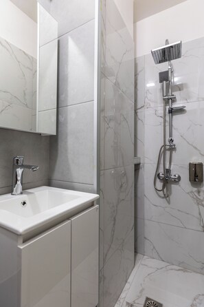 Double Room | Bathroom - Nobia 4 (Athens)