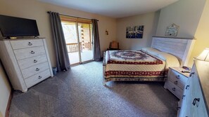 6 bedrooms, iron/ironing board, Internet - Sycamore Cabin with Hot Tub Breathtaking Views (Gaines)