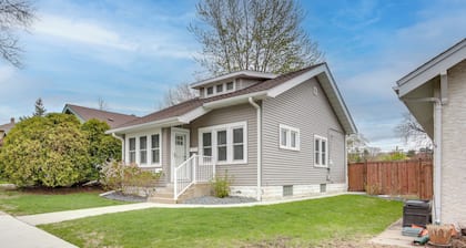 Walk to Shops & Eats: Home w/ Deck in Minneapolis