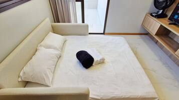 Apartment | Free WiFi, bed sheets