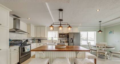 Waterfront Gem w/ Decks, Views & More in Key Largo