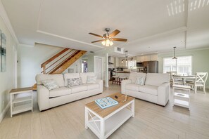 Interior - Waterfront Gem w/ Decks, Views & More in Key Largo (Key Largo)