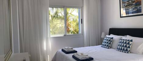 1 bedroom, desk, iron/ironing board, WiFi