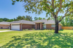 House (3 Bedrooms) | Interior - 6 Mi to Navarre Beach: Dog-friendly Home w/ Yard (Navarre)