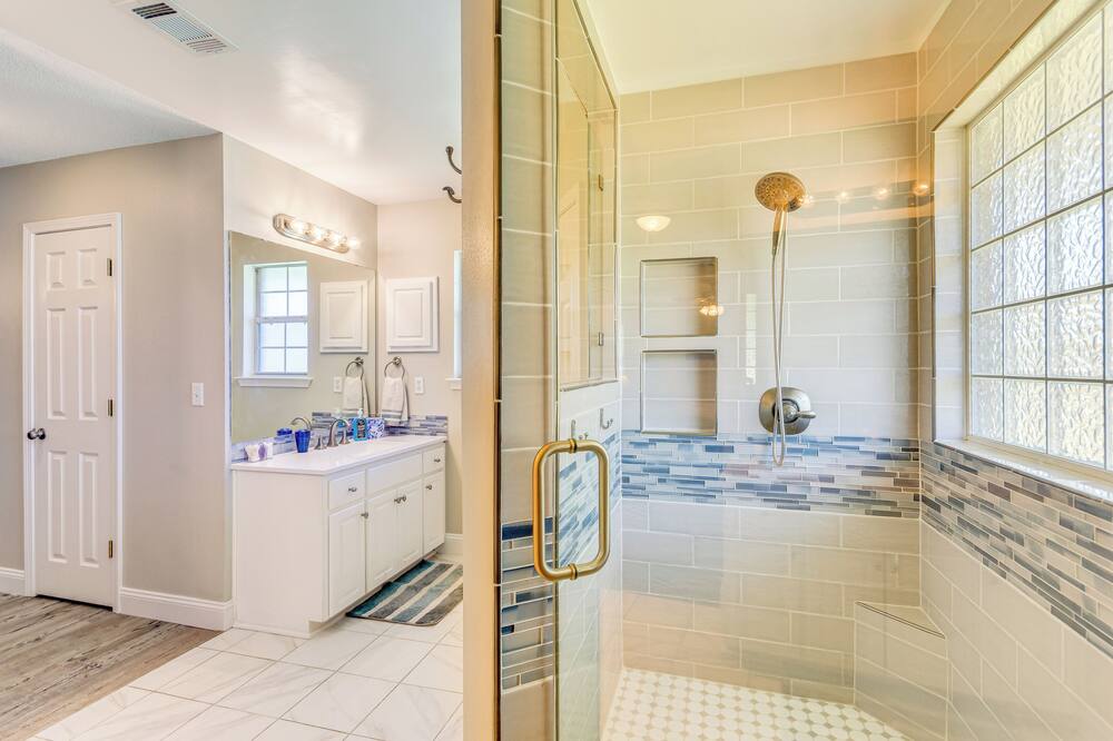 6 Mi to Navarre Beach: Dog-friendly Home w/ Yard - Holley, FL