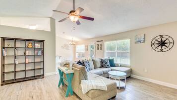 House (3 Bedrooms) | Front of property