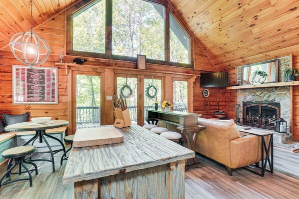 House (3 Bedrooms) | Interior