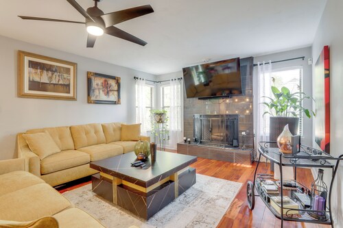 4 Mi to Stone Mountain: Retreat w/ Office!