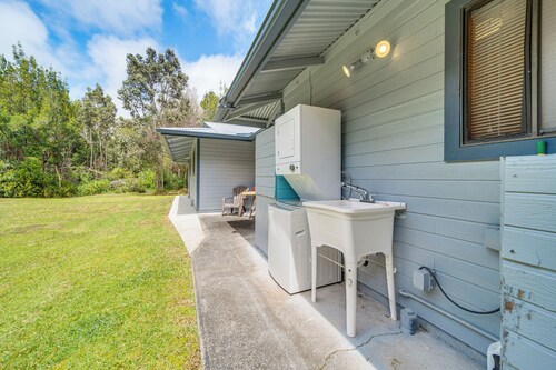 2 Mi to Hawaii Volcanoes Nat'l Park: Tranquil Home